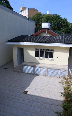 Casa à venda com 300m², 4 quartos e 5 vagasVista - Casa 2