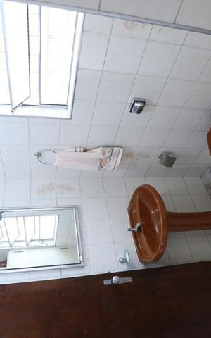 Casa à venda com 300m², 4 quartos e 5 vagasBanheiro - Casa 1