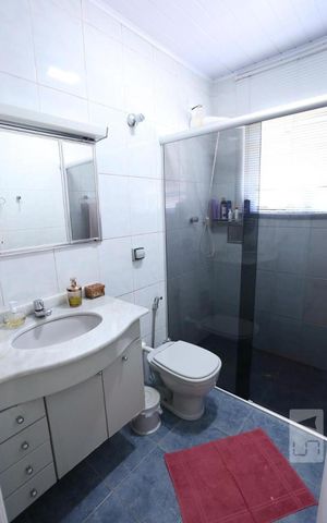 Casa à venda com 300m², 4 quartos e 5 vagasBanheiro - Casa 2