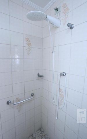 Casa à venda com 300m², 4 quartos e 5 vagasBanheiro - Casa 1