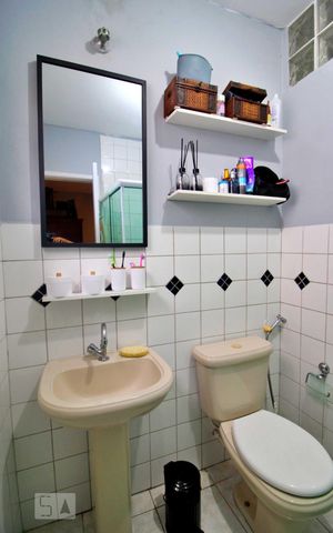 Casa à venda com 250m², 3 quartos e 2 vagasBanheiro da Suíte