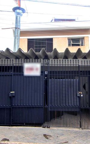 Casa à venda com 250m², 3 quartos e 2 vagasFachada