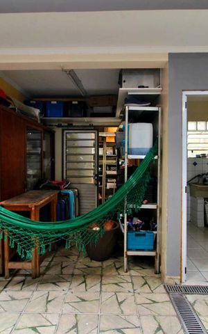 Casa à venda com 250m², 3 quartos e 2 vagasÁrea de Serviço / Quintal