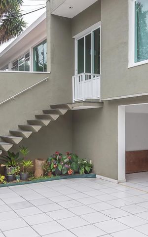 Casa à venda com 243m², 5 quartos e 4 vagasGaragem