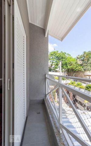 Casa à venda com 500m², 3 quartos e 3 vagas Casa à venda com 500m², 3 quartos e 3 vagasVaranda Suíte 2
