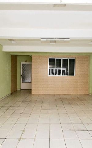 Casa à venda com 220m², 4 quartos e 2 vagas Casa à venda com 220m², 4 quartos e 2 vagasGaragem