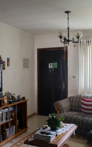 Casa à venda com 140m², 3 quartos e 3 vagas Casa à venda com 140m², 3 quartos e 3 vagassala