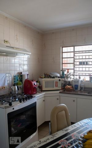 Casa à venda com 140m², 3 quartos e 3 vagas Casa à venda com 140m², 3 quartos e 3 vagascozinha