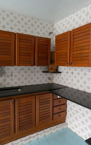 Casa à venda com 320m², 5 quartos e 3 vagas Casa à venda com 320m², 5 quartos e 3 vagasCozinha