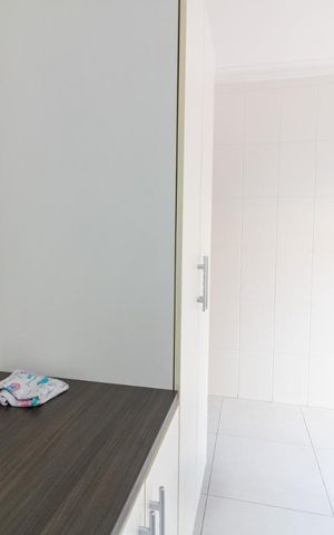 Casa à venda com 400m², 5 quartos e 5 vagas Casa à venda com 400m², 5 quartos e 5 vagasÁrea de Serviço