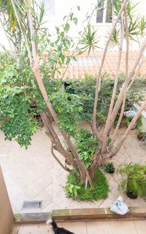 Casa à venda com 400m², 5 quartos e 5 vagas Casa à venda com 400m², 5 quartos e 5 vagasVista da Varanda da Suíte 2