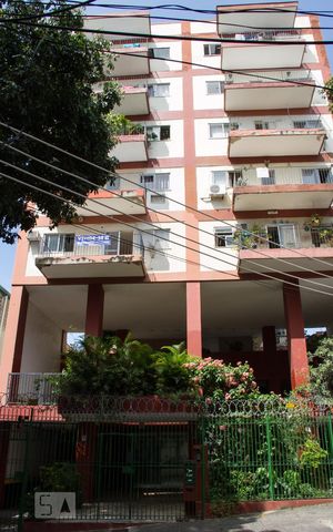 Apartamento à venda com 70m², 2 quartos e 1 vagaFachada