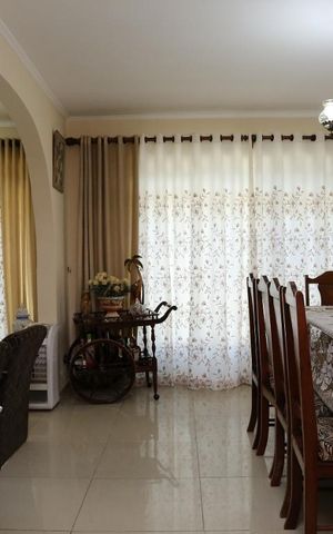 Casa à venda com 200m², 4 quartos e 3 vagasSala 