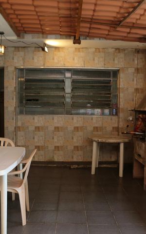Casa à venda com 200m², 4 quartos e 3 vagasVaranda Gourmet