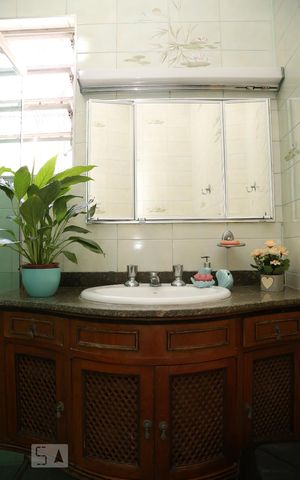 Casa à venda com 200m², 4 quartos e 3 vagasBanheiro Social