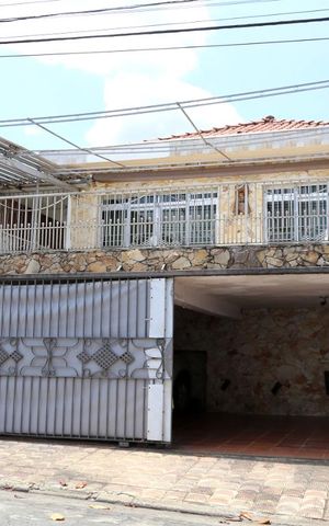 Casa à venda com 200m², 4 quartos e 3 vagasFachada 