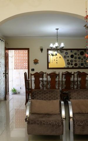Casa à venda com 200m², 4 quartos e 3 vagasSala 