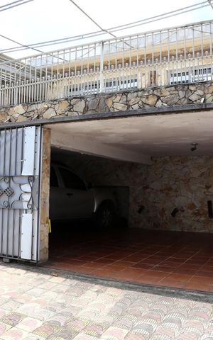 Casa à venda com 200m², 4 quartos e 3 vagasGaragem