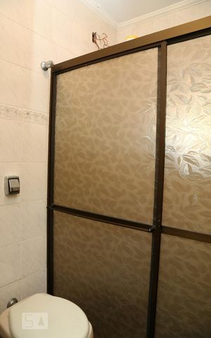 Casa à venda com 200m², 4 quartos e 3 vagasBanheiro 
