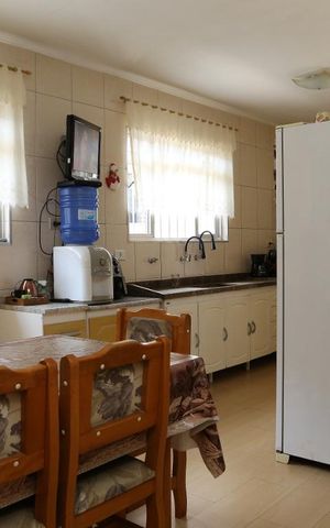 Casa à venda com 200m², 4 quartos e 3 vagasCozinha