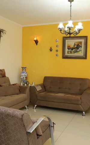 Casa à venda com 200m², 4 quartos e 3 vagasSala 