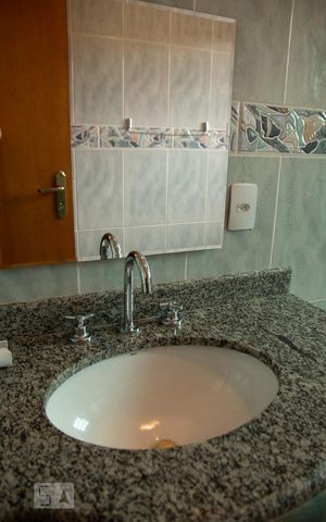Casa à venda com 225m², 4 quartos e 4 vagas Casa à venda com 225m², 4 quartos e 4 vagasBanheiro da Suíte 3