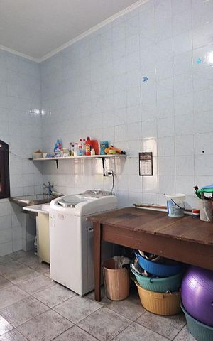 Casa à venda com 224m², 3 quartos e 5 vagasLavanderia