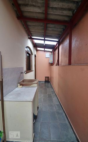 Casa à venda com 224m², 3 quartos e 5 vagasCorredor Lateral