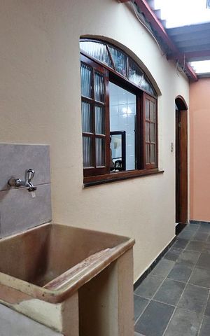 Casa à venda com 224m², 3 quartos e 5 vagasCorredor Lateral