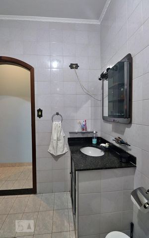 Casa à venda com 224m², 3 quartos e 5 vagasBanheiro