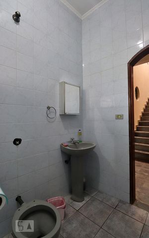 Casa à venda com 224m², 3 quartos e 5 vagasBanheiro de Serviço