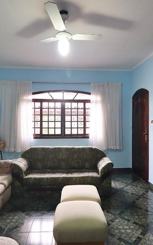 Casa à venda com 224m², 3 quartos e 5 vagasSala