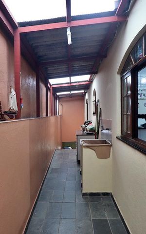 Casa à venda com 224m², 3 quartos e 5 vagasCorredor Lateral