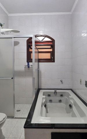 Casa à venda com 224m², 3 quartos e 5 vagasBanheiro