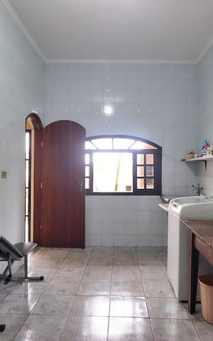 Casa à venda com 224m², 3 quartos e 5 vagasLavanderia