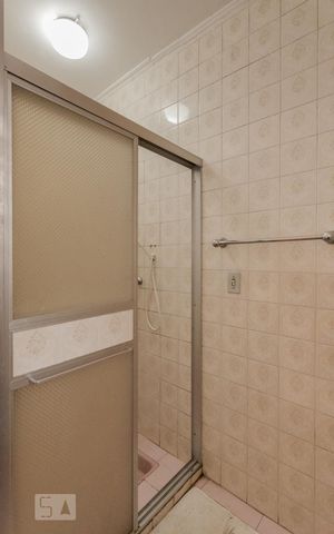 Casa à venda com 400m², 3 quartos e 8 vagas Casa à venda com 400m², 3 quartos e 8 vagasBanheiro Social 2