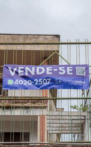 Casa à venda com 400m², 3 quartos e 8 vagas Casa à venda com 400m², 3 quartos e 8 vagasContato