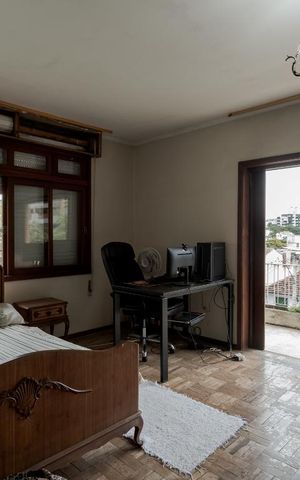 Casa à venda com 400m², 3 quartos e 8 vagas Casa à venda com 400m², 3 quartos e 8 vagasSuíte