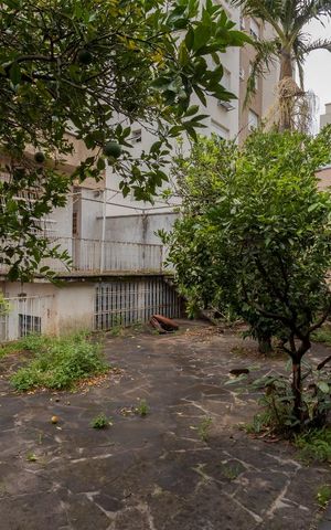 Casa à venda com 400m², 3 quartos e 8 vagas Casa à venda com 400m², 3 quartos e 8 vagasPátio