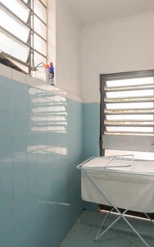 Casa à venda com 400m², 3 quartos e 8 vagas Casa à venda com 400m², 3 quartos e 8 vagasÁrea de Serviço