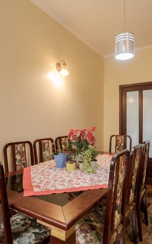 Casa à venda com 400m², 3 quartos e 8 vagas Casa à venda com 400m², 3 quartos e 8 vagasSala 2