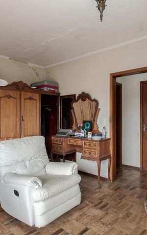 Casa à venda com 400m², 3 quartos e 8 vagas Casa à venda com 400m², 3 quartos e 8 vagasSuíte