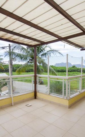 Casa de condomínio à venda com 160m², 3 quartos e 2 vagas Casa de condomínio à venda com 160m², 3 quartos e 2 vagasVaranda da Suíte e Quarto 1