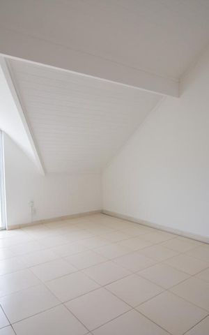 Casa de condomínio à venda com 160m², 3 quartos e 2 vagas Casa de condomínio à venda com 160m², 3 quartos e 2 vagasSotão