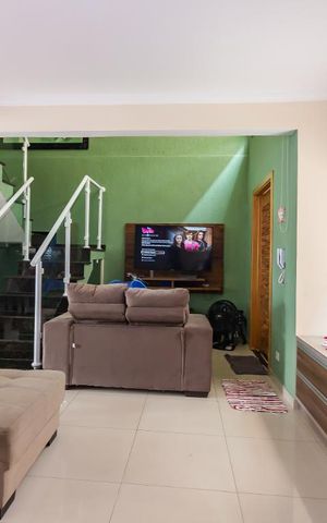 Casa de condomínio à venda com 159m², 3 quartos e 3 vagas Casa de condomínio à venda com 159m², 3 quartos e 3 vagasSala