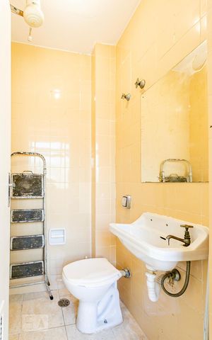 Apartamento para alugar com 126m², 3 quartos e 1 vaga Apartamento para alugar com 126m², 3 quartos e 1 vagaBanheiro de Serviço