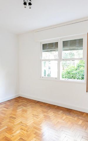 Apartamento para alugar com 126m², 3 quartos e 1 vaga Apartamento para alugar com 126m², 3 quartos e 1 vagaSuite