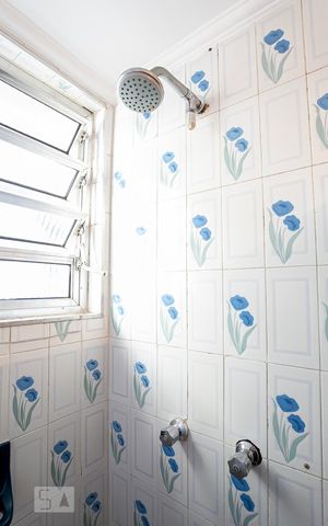 Apartamento para alugar com 126m², 3 quartos e 1 vaga Apartamento para alugar com 126m², 3 quartos e 1 vagaChuveiro do Banheiro