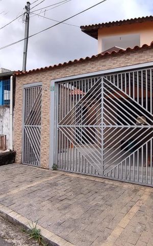 Casa à venda com 200m², 3 quartos e 2 vagas Casa à venda com 200m², 3 quartos e 2 vagasFachada