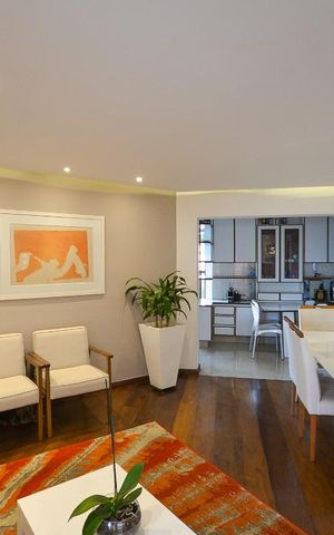 Apartamento à venda com 135m², 4 quartos e 2 vagas Apartamento à venda com 135m², 4 quartos e 2 vagasSala
